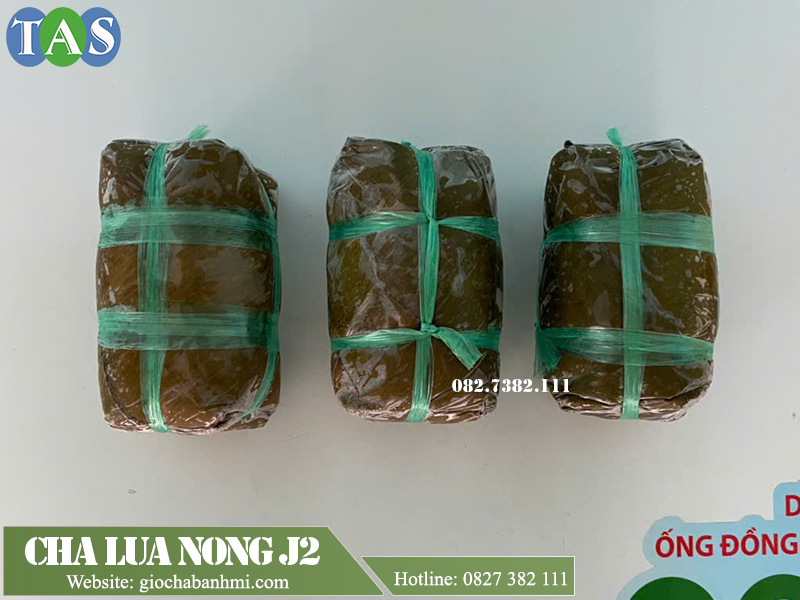 chả lụa gói lá chuối dây xanh