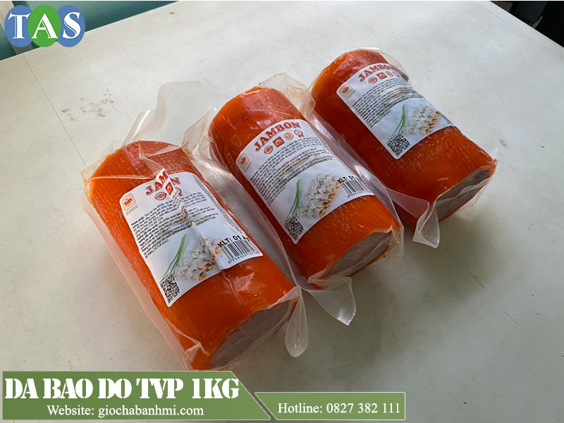 thịt jambon có lớp da màu đỏ bao bọc phía ngoài sản phẩm thường hay được gọi là thịt da bao đỏ