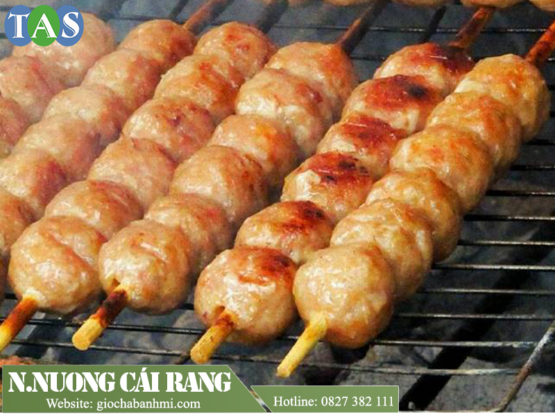 nem nướng, một món ăn đá quá quen thuộc với người dân việt nam